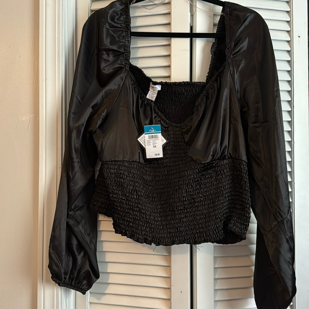 Rue 21+ black cropped satin shirt